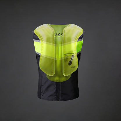 Detalle del sistema interior de la bolsa de aire inflada del chaleco para moto WISE VEST.